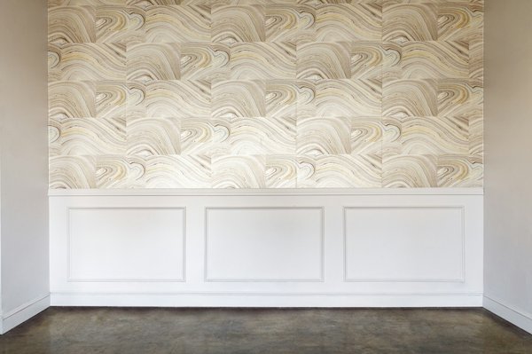 Comment utiliser le papier peint pour agrandir visuellement une pièce ?